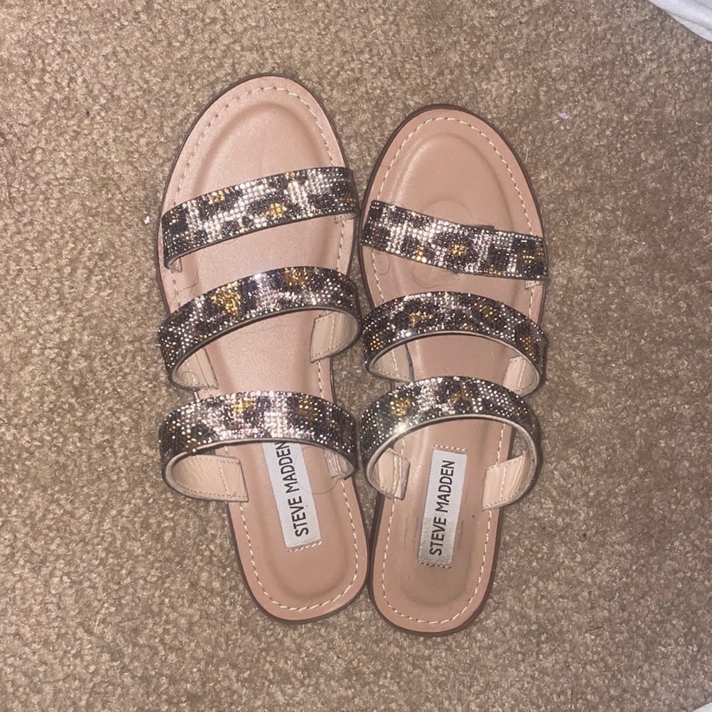 Steve Madden Malise 3 strap beaded leopard print flat sandals Size 7